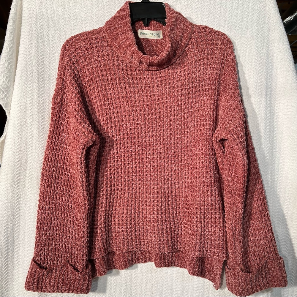pants store / brick pink long sleeve turtle neck sweater size small